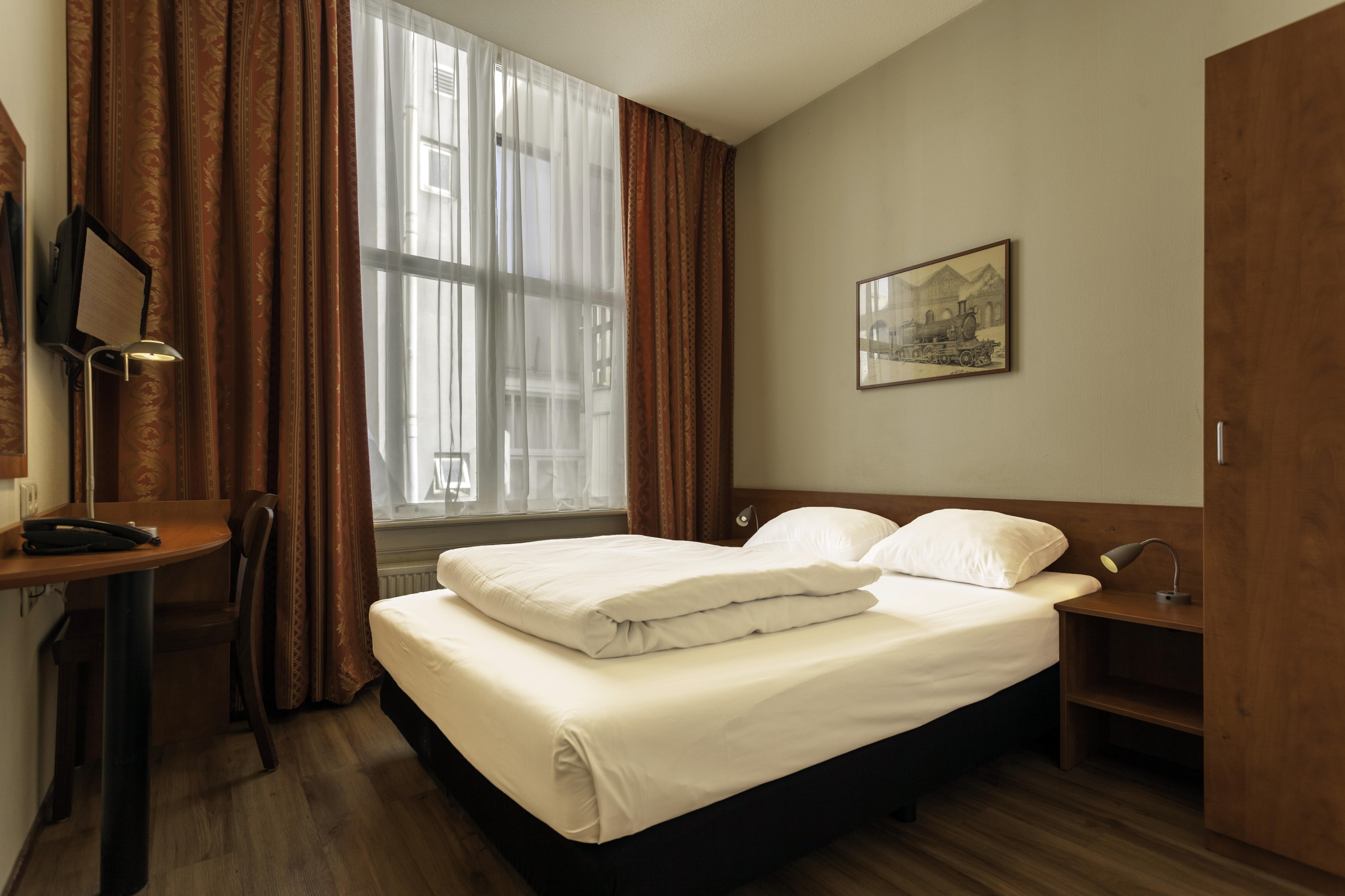 A-Train Hotel Amsterdam Exterior photo