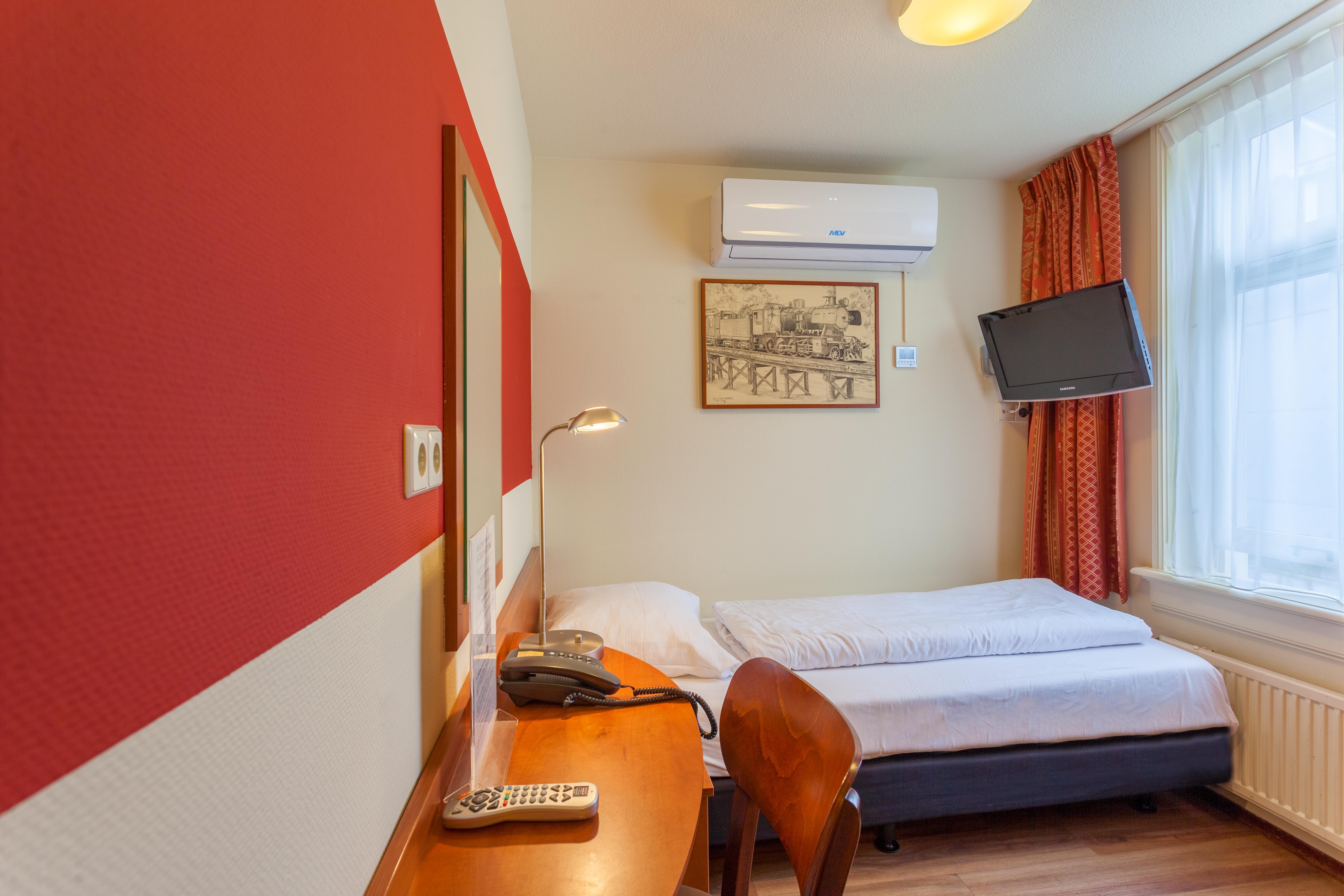 A-Train Hotel Amsterdam Exterior photo