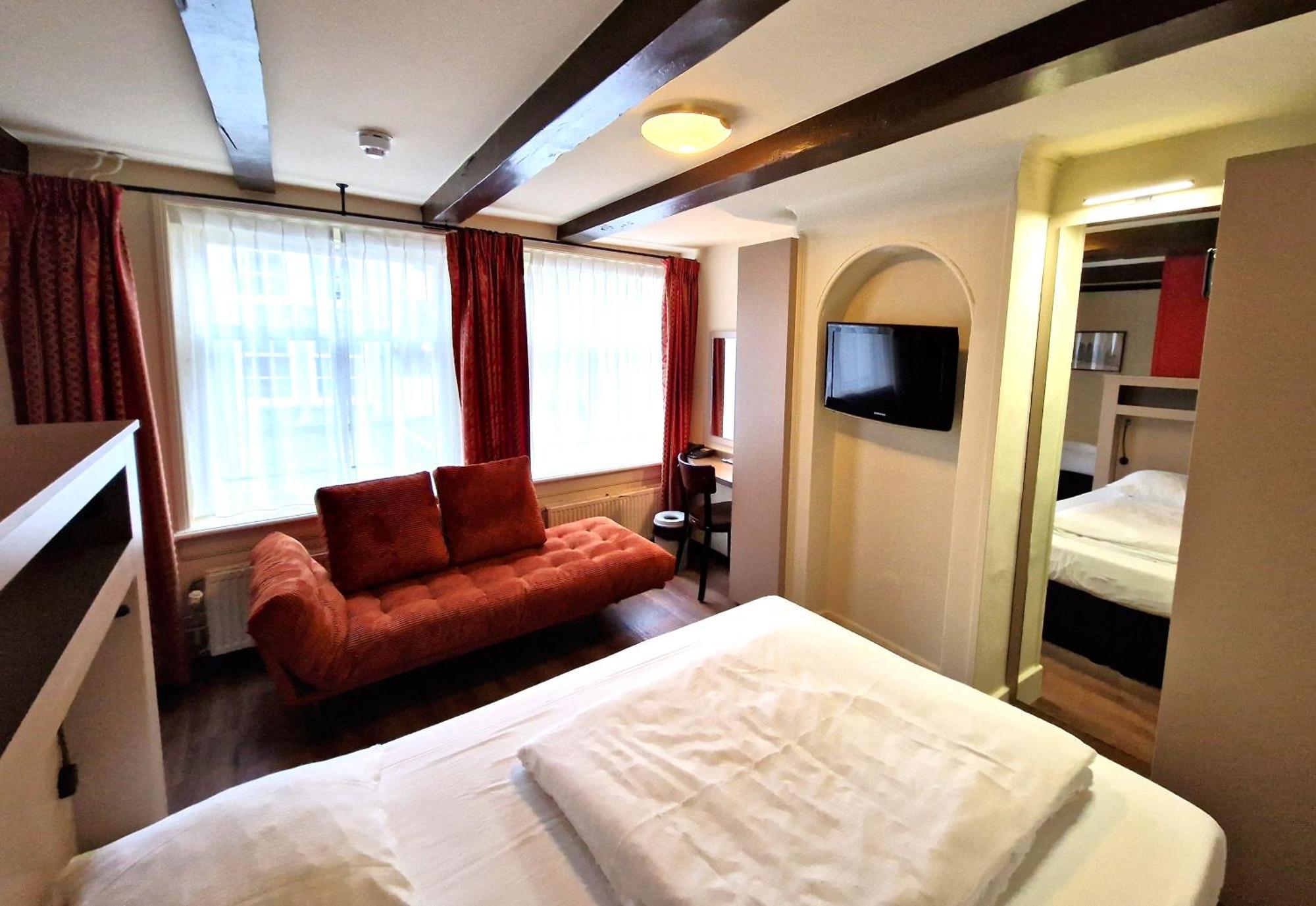A-Train Hotel Amsterdam Exterior photo